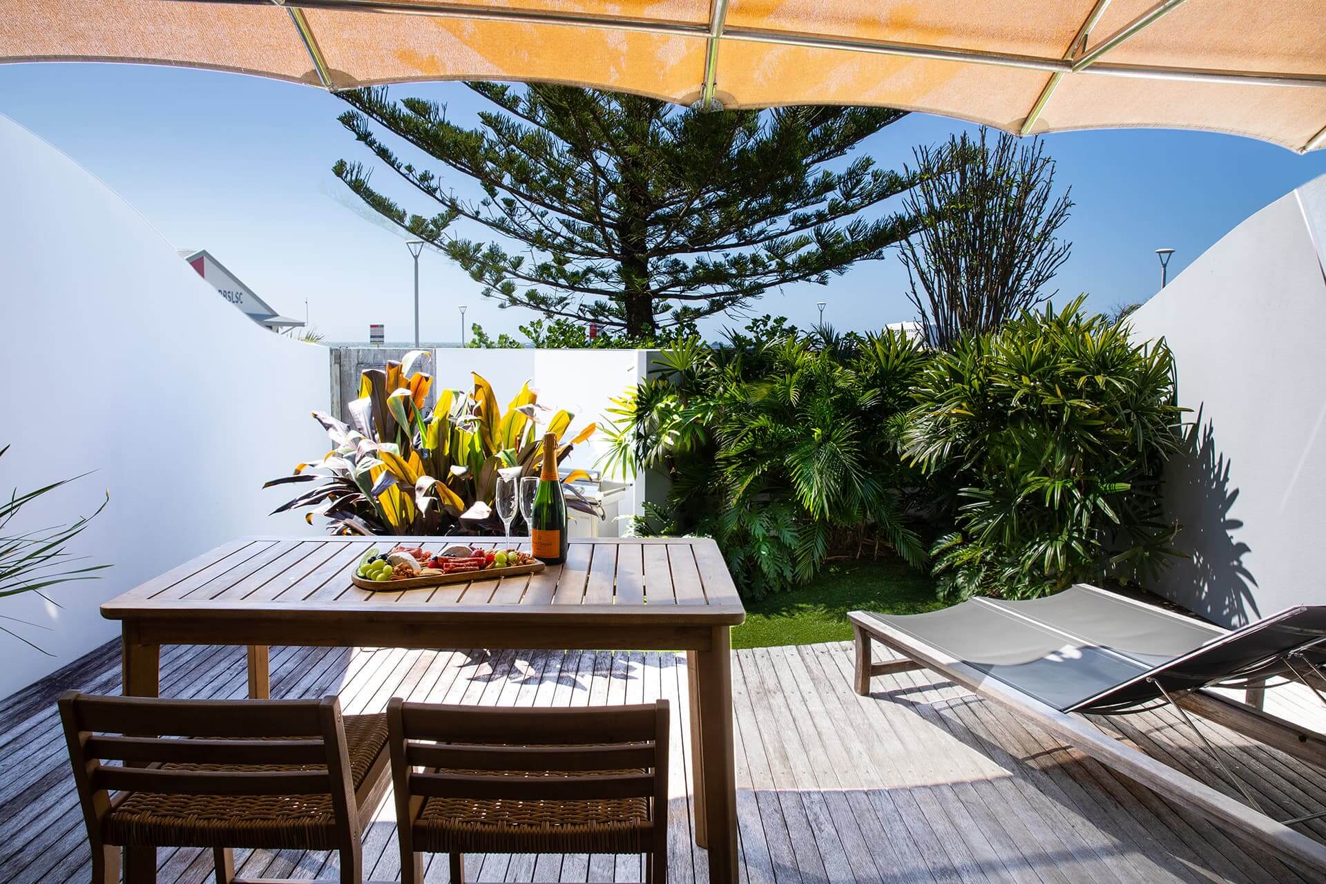 Beach Front Studio No Pool