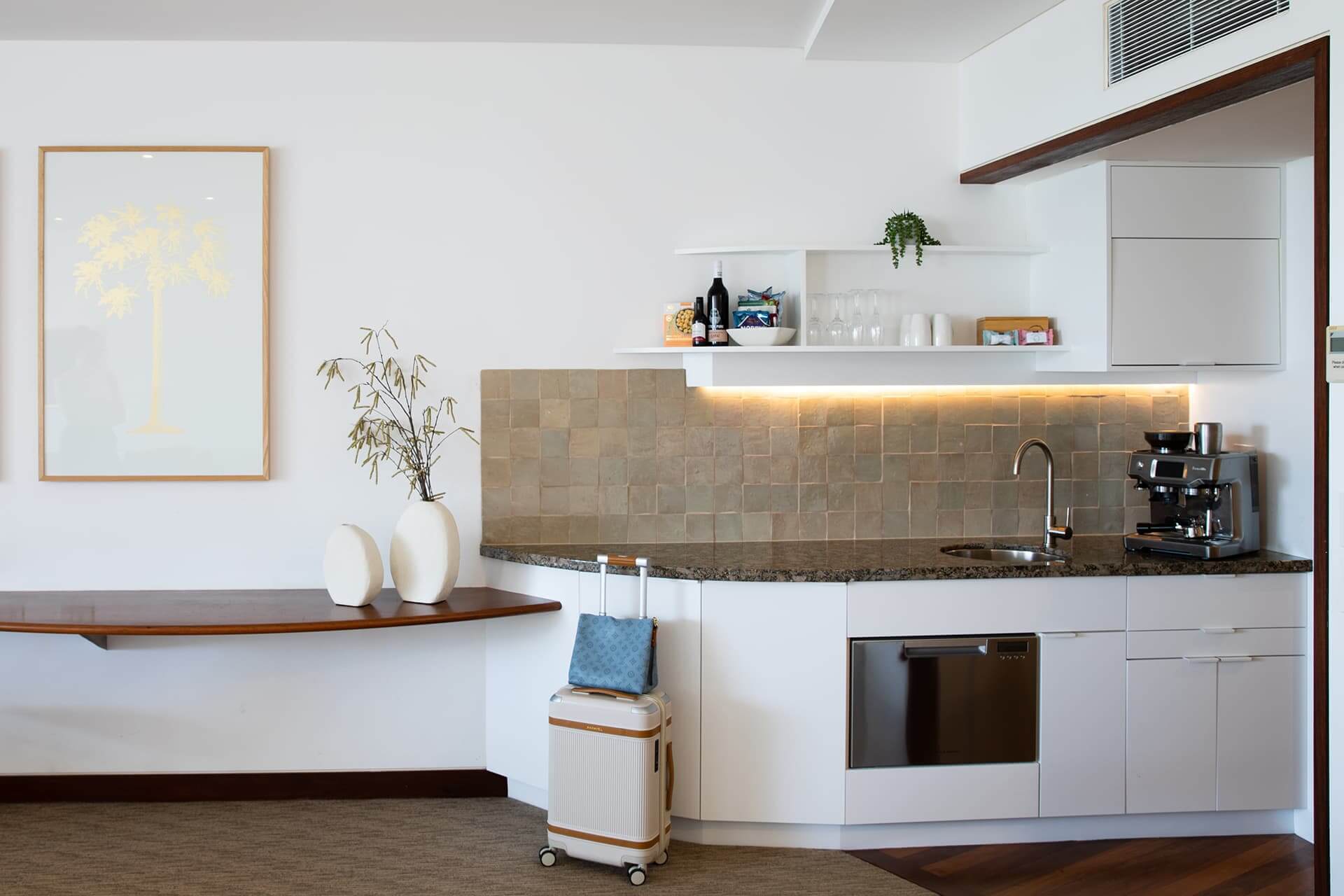 Beach Front Studio With Pool