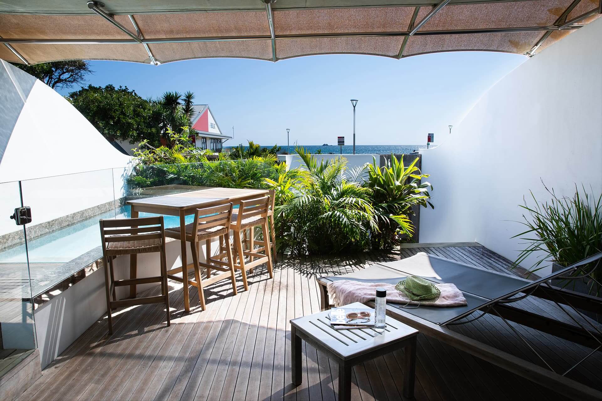 Beach Front Studio With Pool
