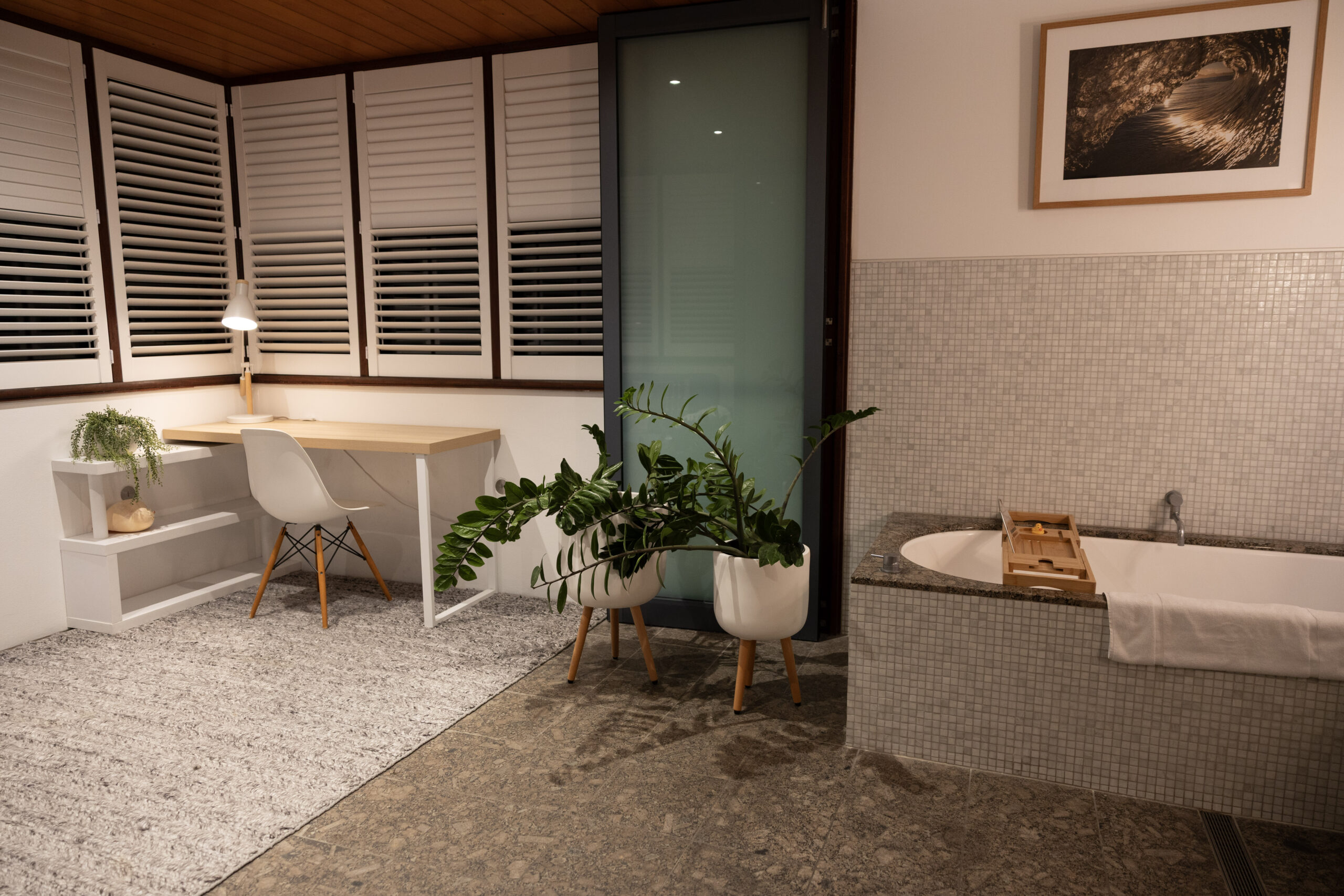 Penthouse 2 Bedroom Corner Apartment