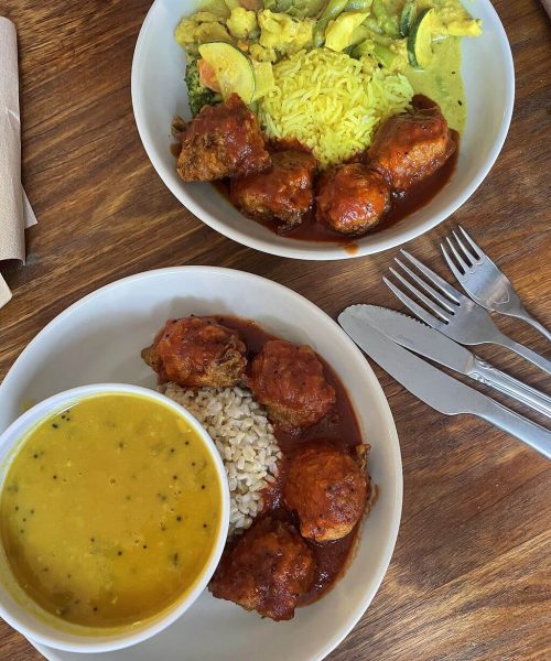 The-Cardamom-Pod-Byron-Bay-Curry-Options Two Plates of Curry Options From The Cardamom Pod Byron Bay